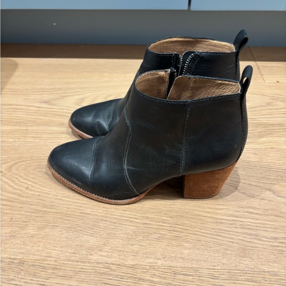 Madewell Black Ankle Boots - Picture 2 of 5